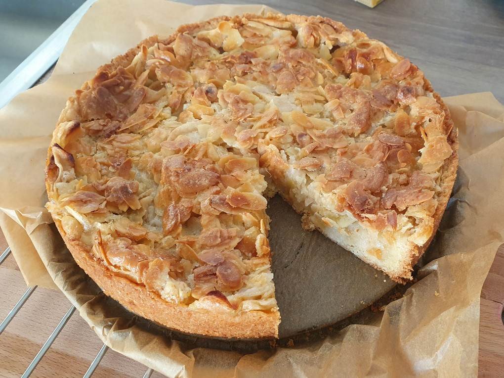 Apfelkuchen mit Mandelguss