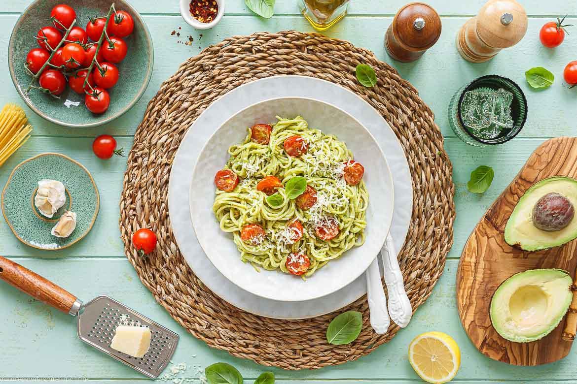 🥑 Cremige Avocado-Pasta mit Kirschtomaten