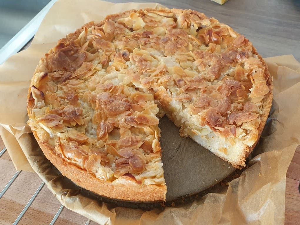 Apfelkuchen mit Mandelguss