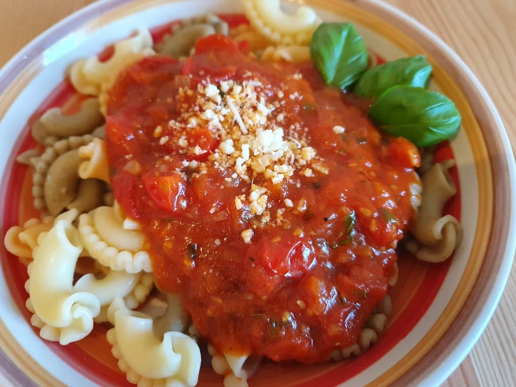Spaghetti mit Tomaten Soße