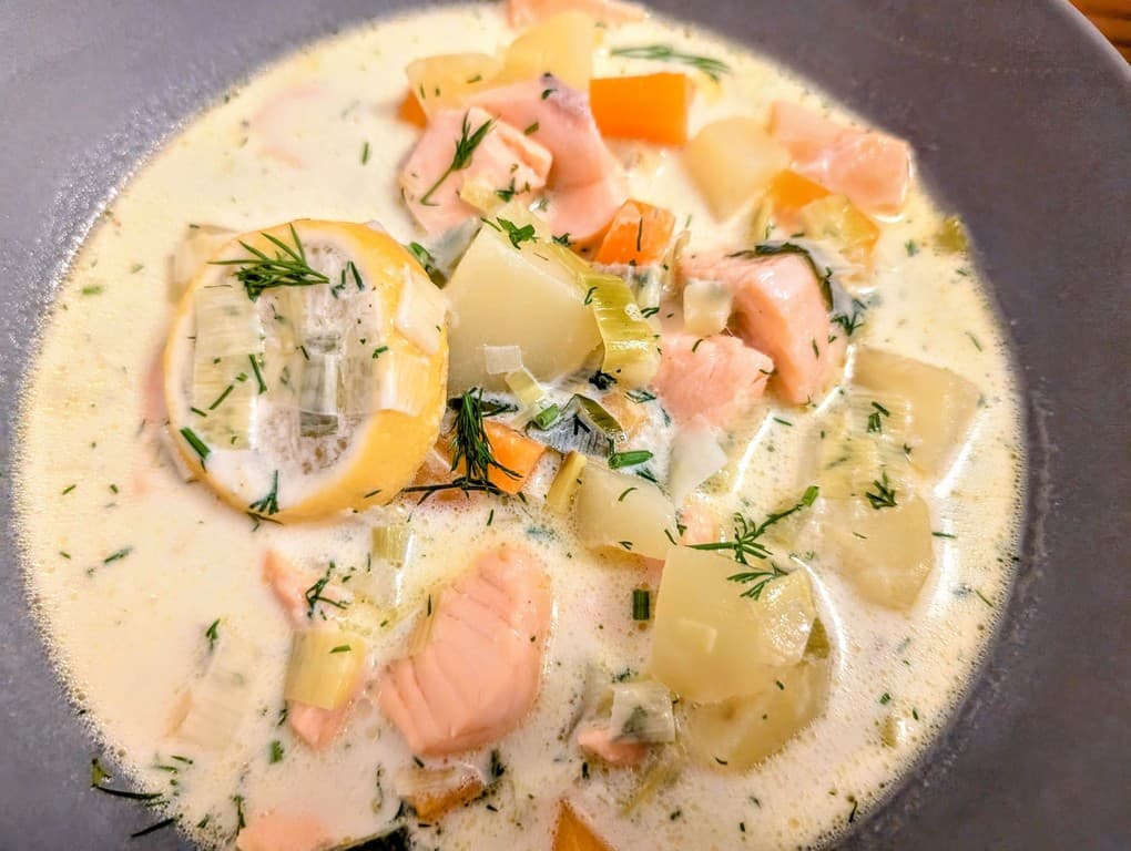 Lohikeitto - Finnische Lachssuppe